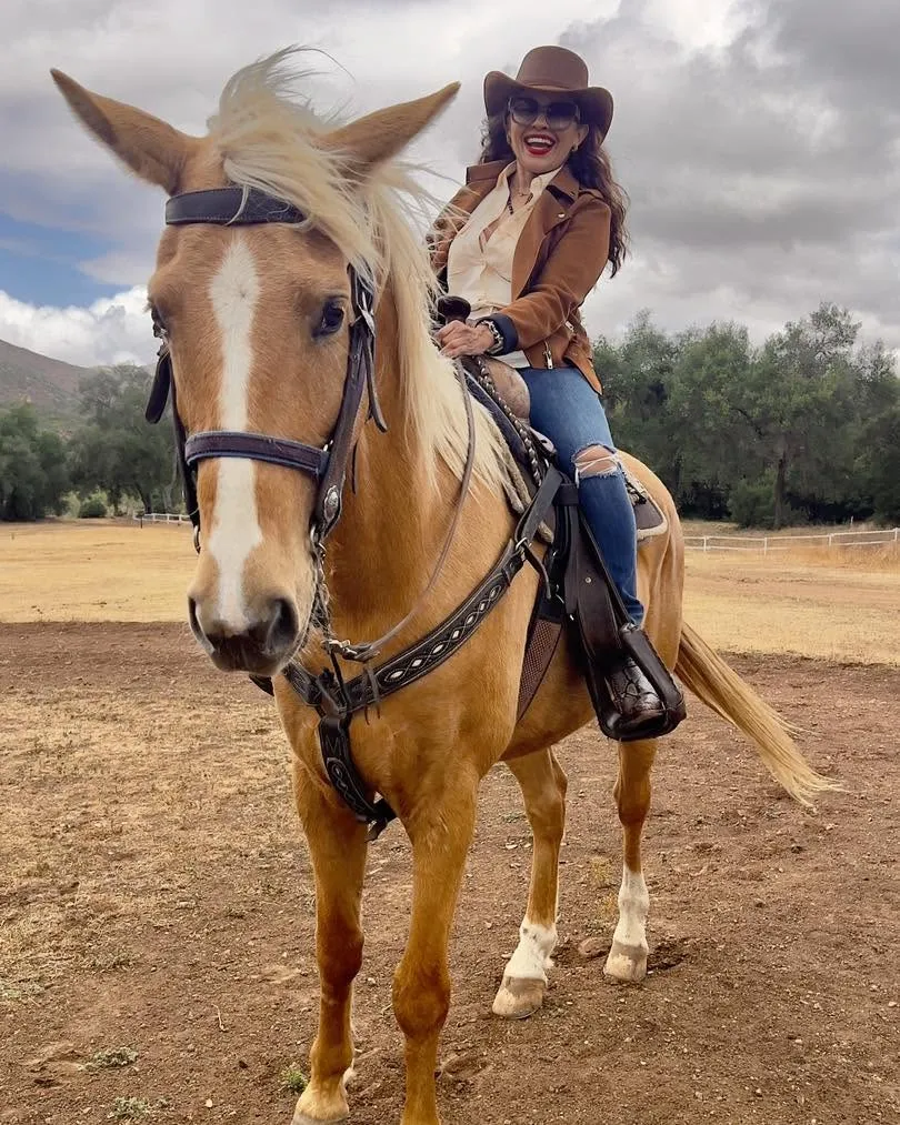 Instrucción previa para principiantes en paseo a caballo